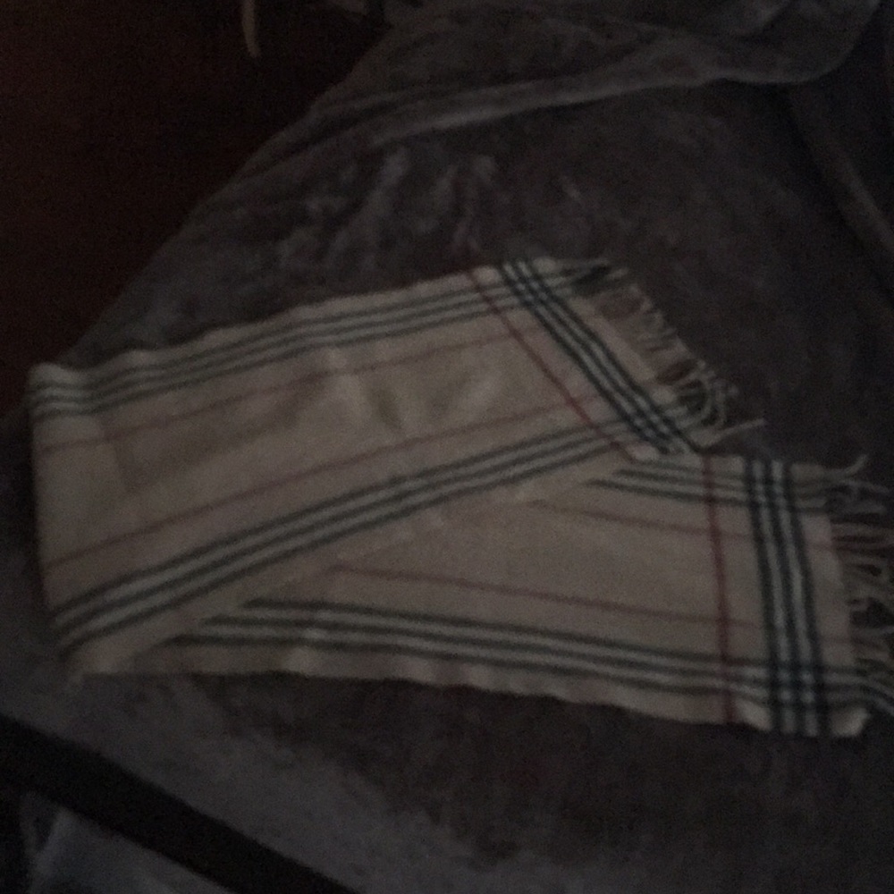 Burberry Cashmere Skarf